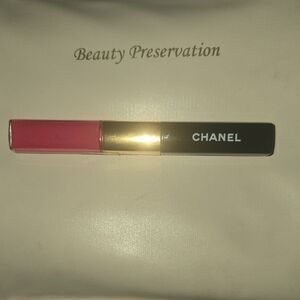 CHANEL La Rouge Duo Lip Gloss In Shocking Pink